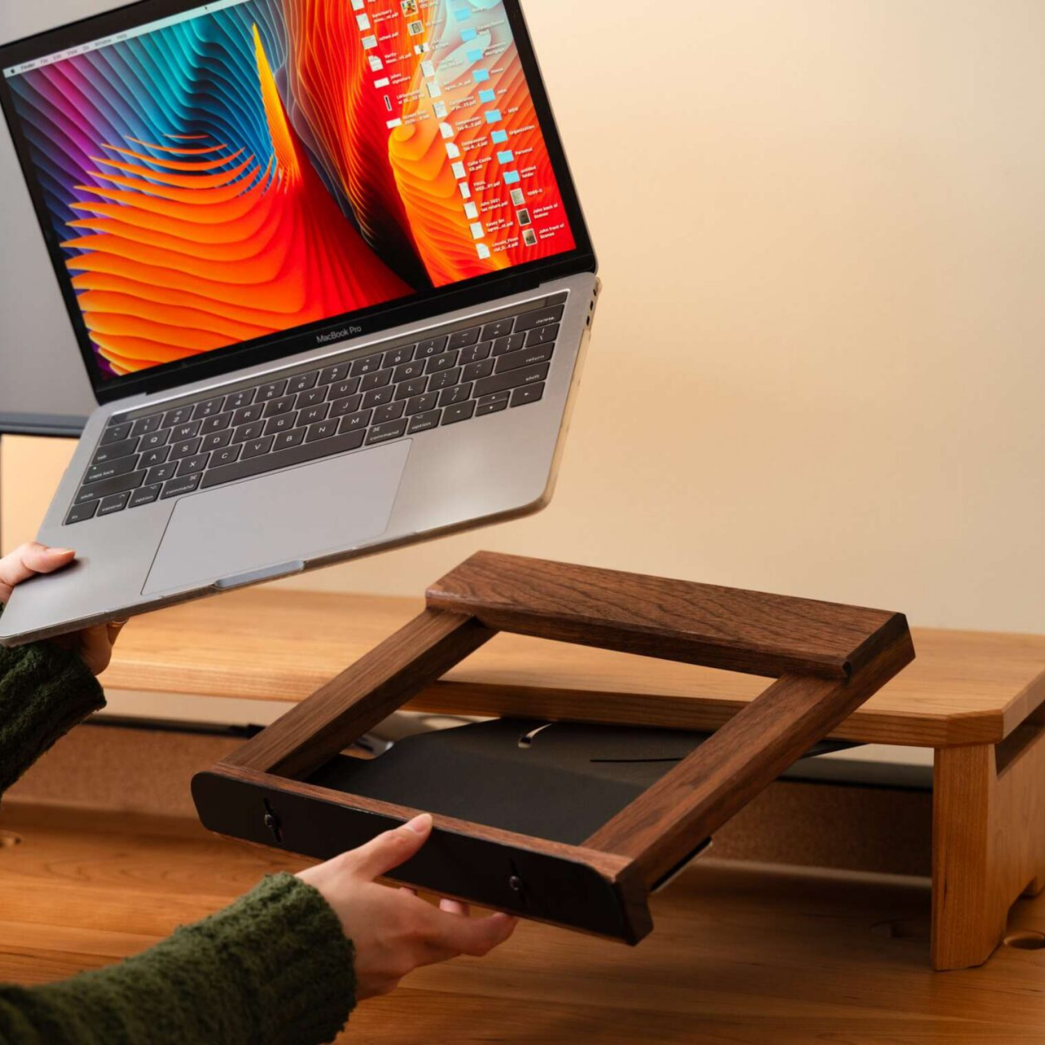VITALSTAND Apex Magnetic Laptop Holder