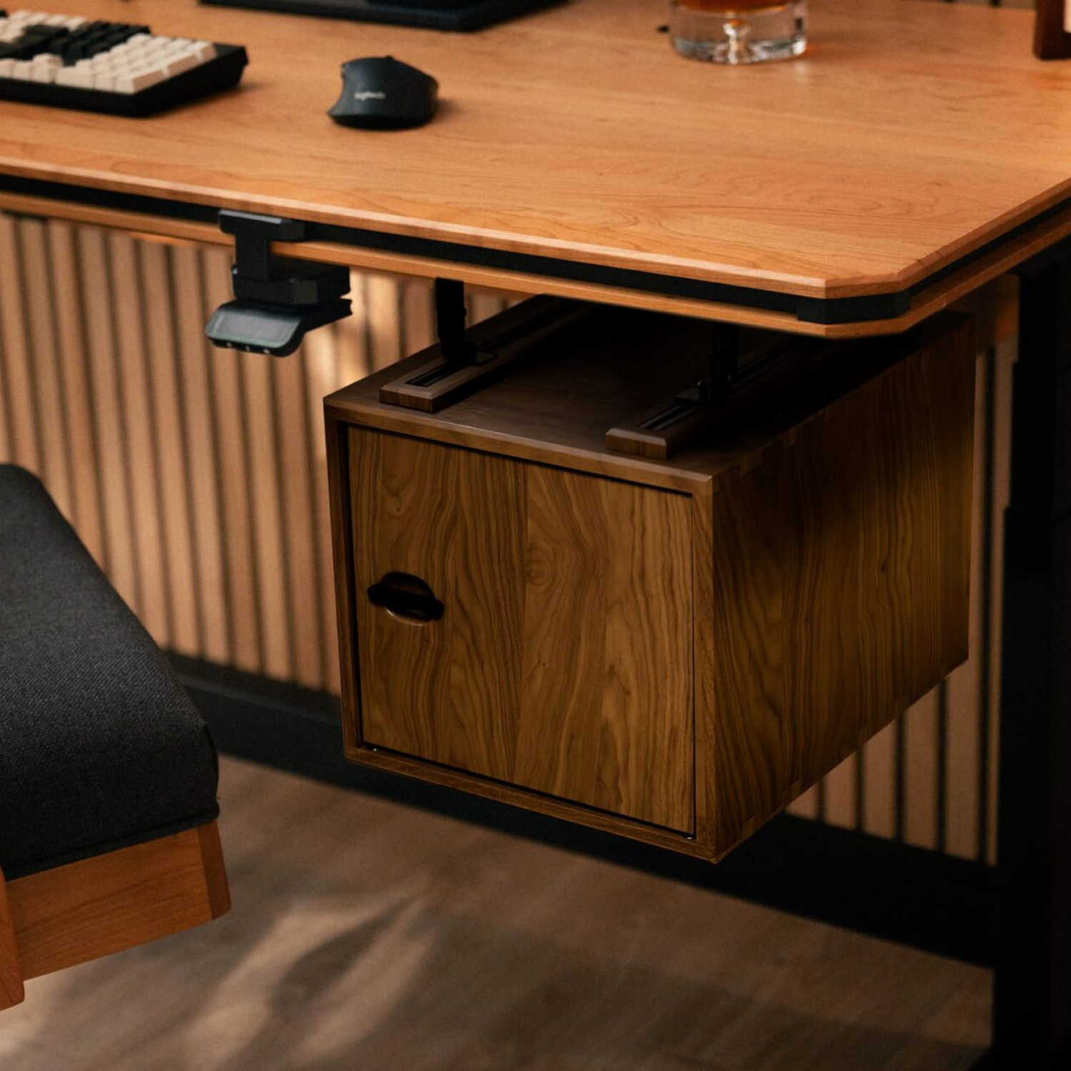 VITALSTAND Apex 1-Shelf Door Cubby