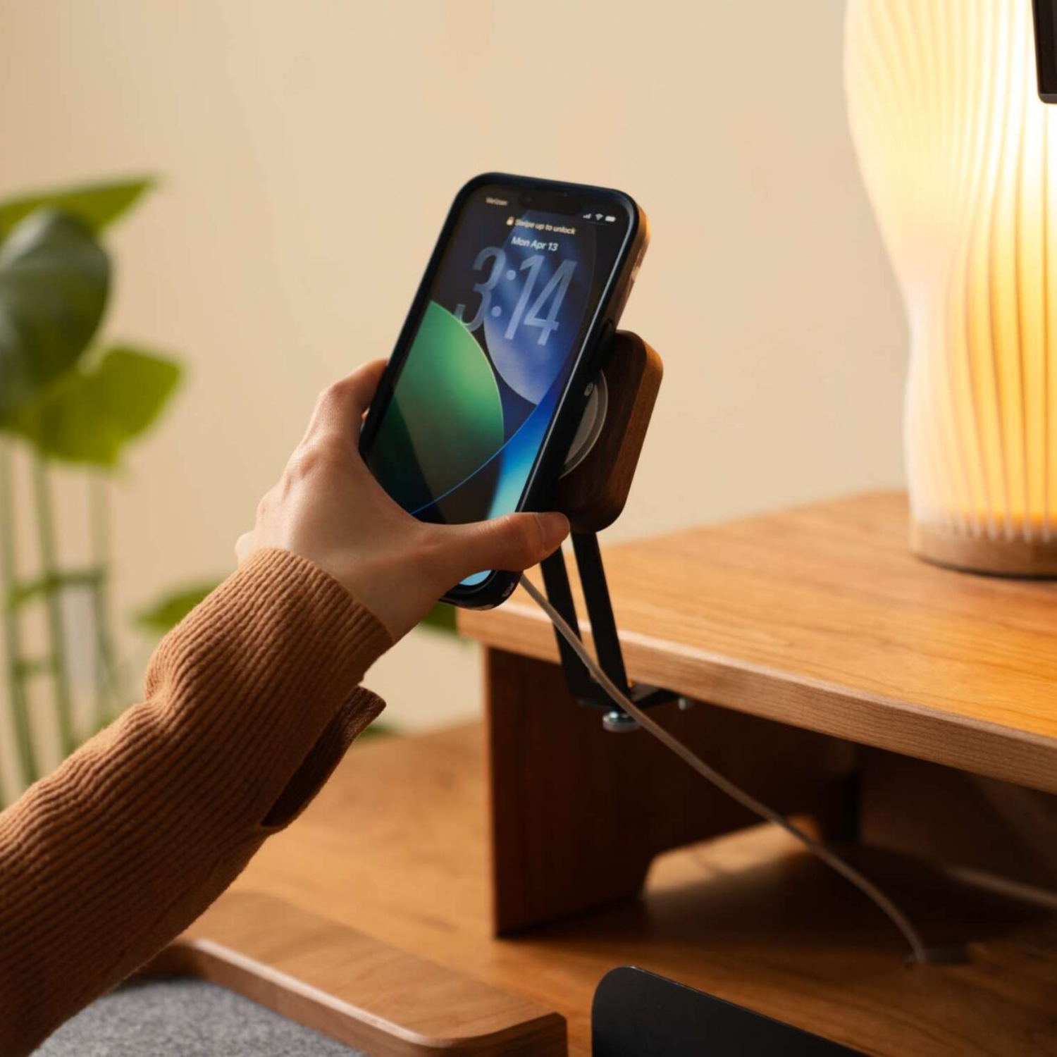 VITALSTAND Apex Magnetic MagSafe Charger Holder