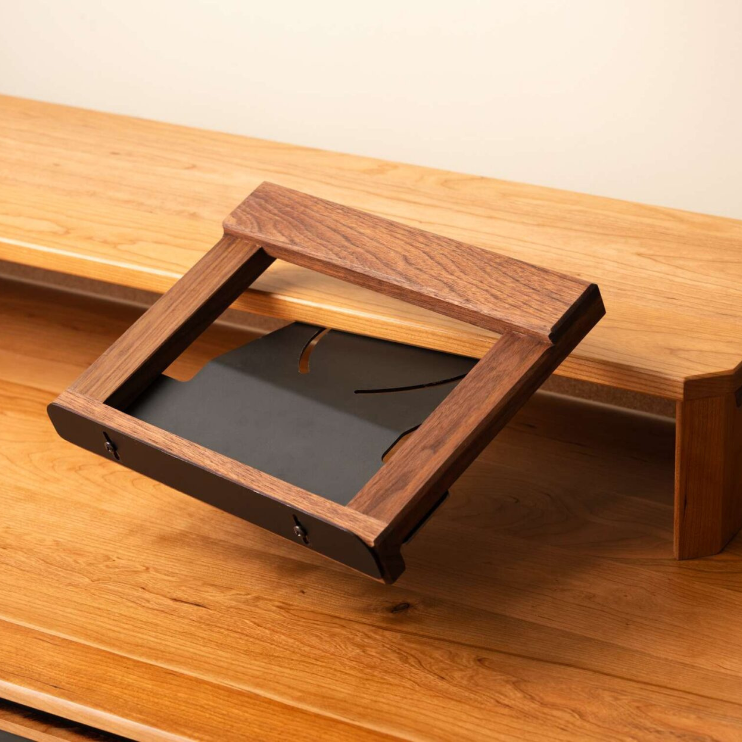 VITALSTAND Apex Magnetic Laptop Holder